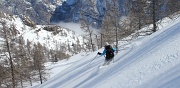  belle poudreuse pour descendre dans le vallon de Clotlamiande